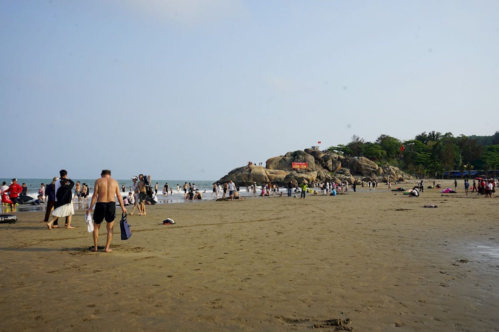 The calm environment and stunning views make it a perfect spot for those who wish to unwind, take in the scenery, and experience the unspoiled beauty of Sam Son 